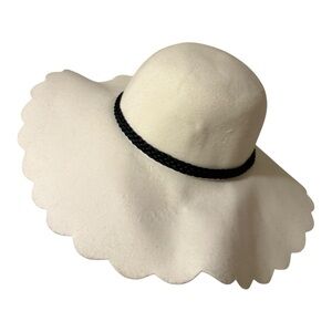 Nordstrom Cream Scalloped Hat with Black Band